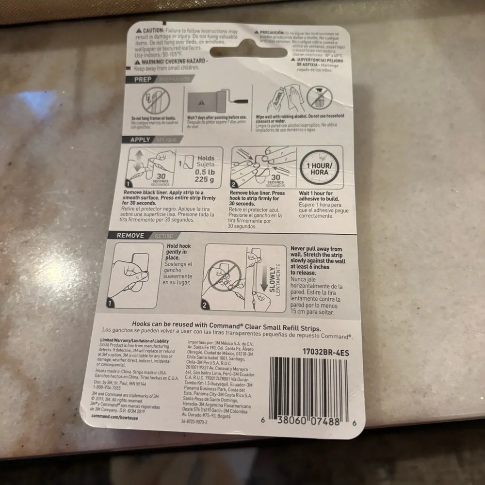 3M Command Small Metallic Hooks - Gold